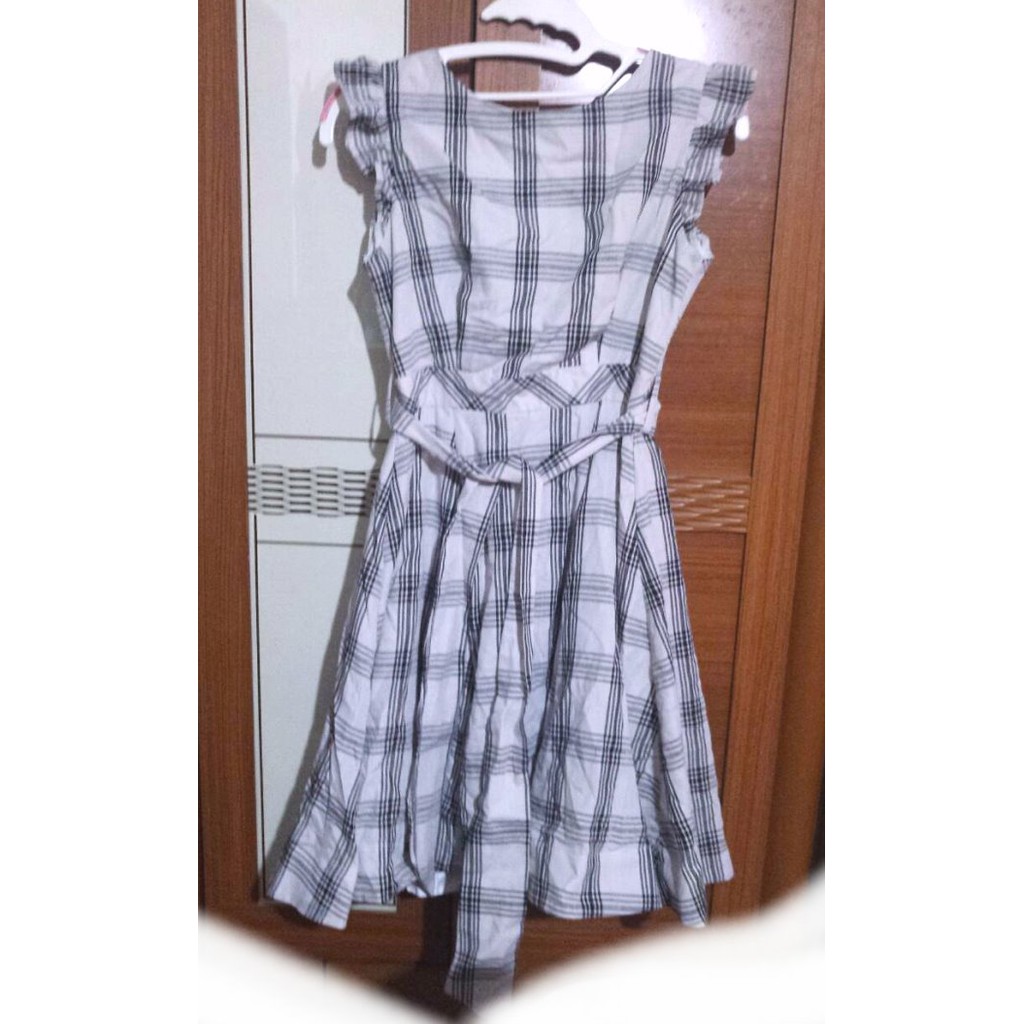 轉賣全新專櫃正品titty Co 氣質格紋荷葉袖綁帶無袖洋裝titty Co 蝦皮購物