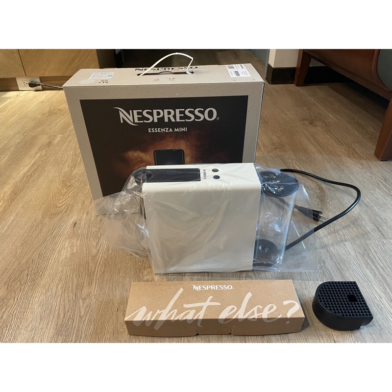 全新Nespresso 膠囊咖啡機Essenza Mini