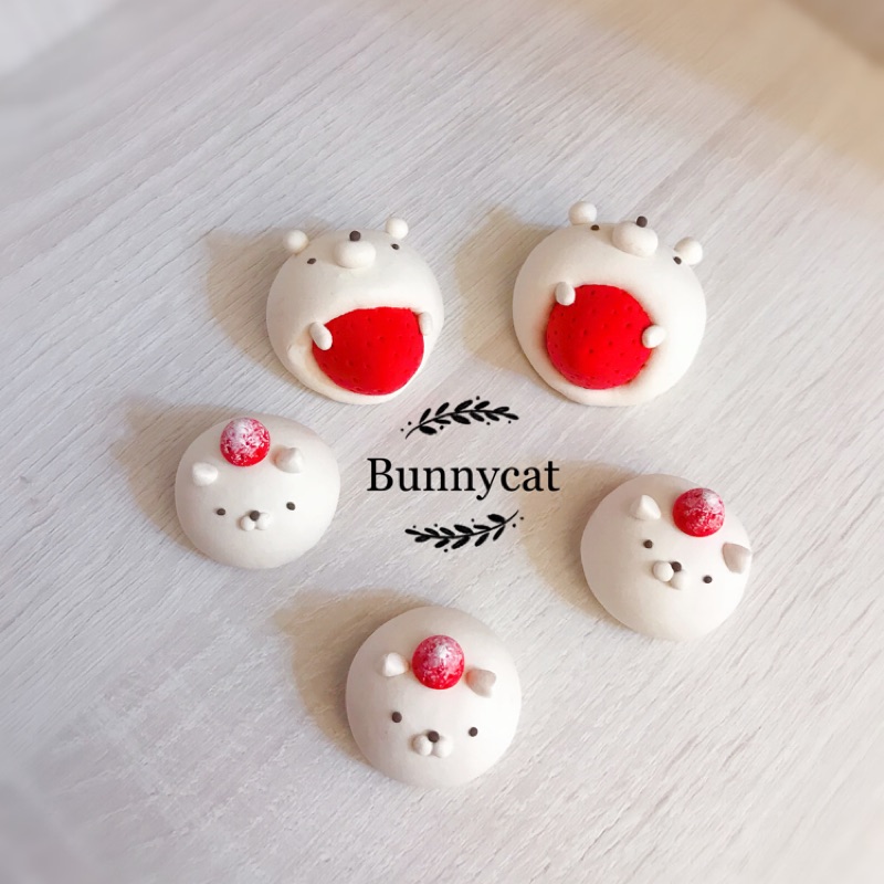 草莓貓咪糯米糰子/熊熊抱草莓糰子 日式蕨餅 和風點心 手作可愛 迷你食玩袖珍Bunnycat_handmade邦妮貓💜