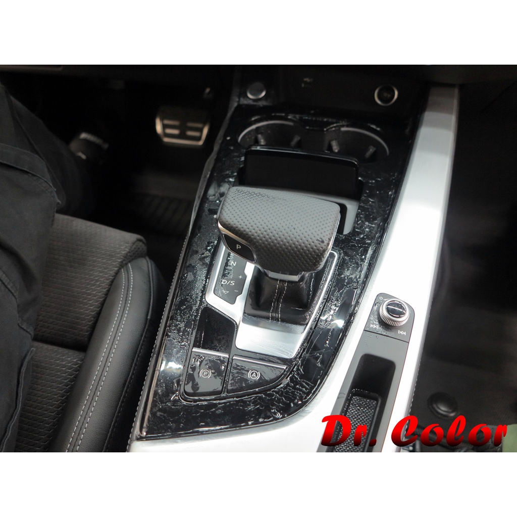 Dr. Color 玩色專業汽車包膜 Audi A4 Avant 內裝飾板包膜