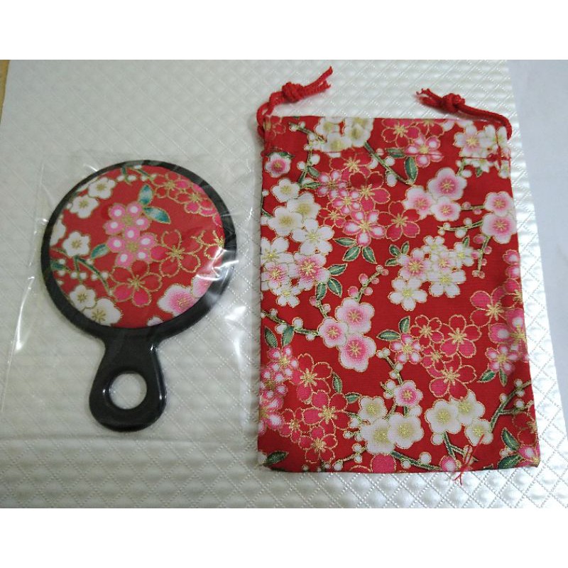 全新日本帶回 和風花繽紛 櫻花 紅色 鏡子 束口袋 束口包 手鏡 小袋 和織品 和風 甜美 日式 風格 布質