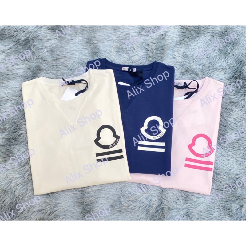 特價 出清Moncler  胸前Logo 白、藍、粉 三 色 女童裝短袖T恤、女成人可穿。