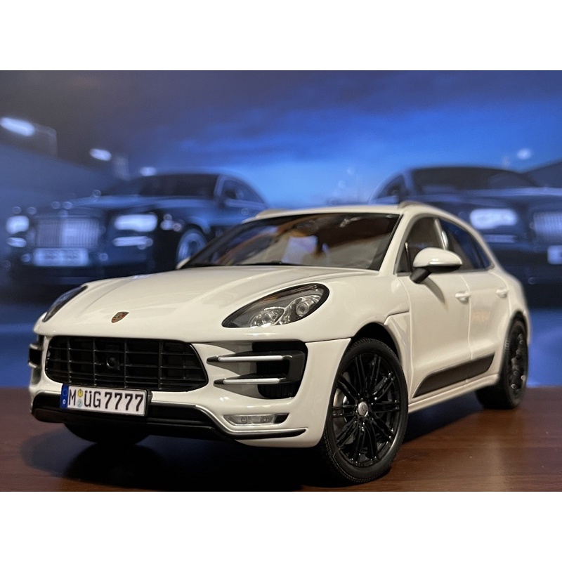 ｜Minichamps｜1/18 Porsche Macan turbo 黑框 1:18 模型車