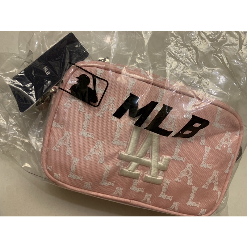 全新 🇰🇷 MLB 韓國 粉色 刺繡 LA 老花方包 Monogram系列 斜背包 相機包 洛杉磯道奇隊