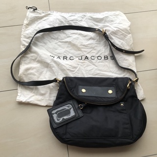 MARC JACOBS 高密度尼龍翻蓋馬鞍包 側揹包 黑色 磁吸釦 附證件夾