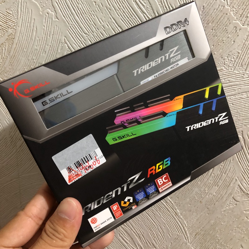 記憶體 -G.SKILL 芝奇 Trident Z RGB 幻光戟 DDR4 3200 16G(8G*2)