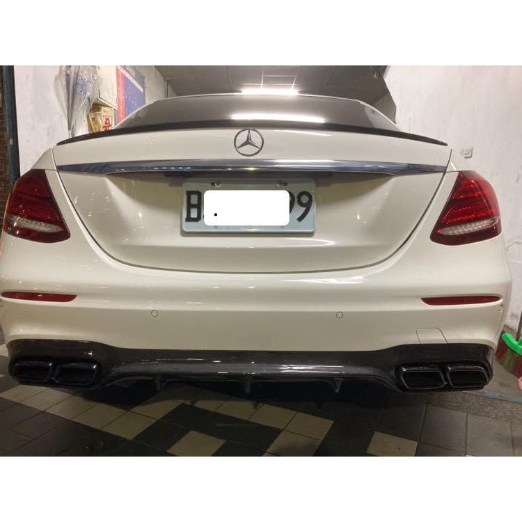 賓士 Benz W213 S213 E63款碳纖維後下巴 W213後唇 E300碳纖後下 E43後下巴 E63後下巴