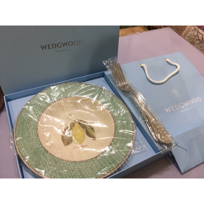 全新 WEDGWOOD 莎拉花園湯盤組