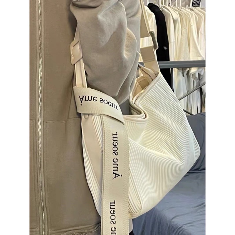 文藝少女 送子鳥包包 斜背包 字母背帶 百搭 上學包 蛋糕包 大容量 通勤包 方包 郵差包