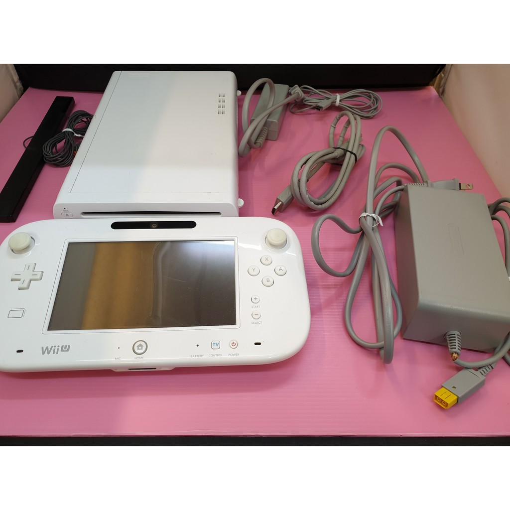 出清價! 網路最便宜 無改機 功能完好 任天堂 Wii U 內建32GB 2手原廠主機 如圖配件齊  賣2600而已