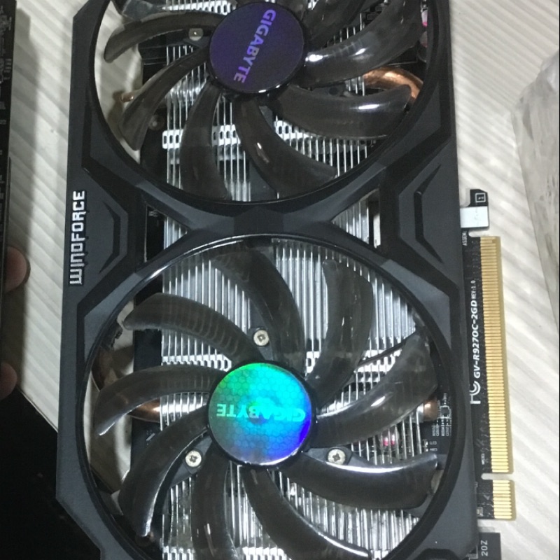 R9 270  gigabyte