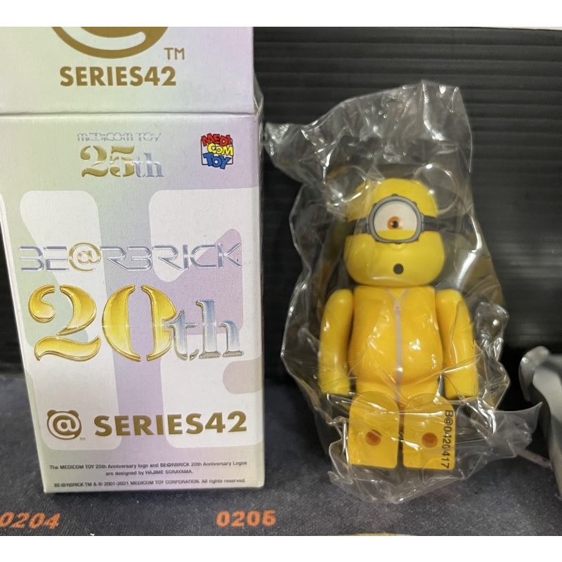 BE@RBRICK 庫柏力克熊 42代 小小兵 單眼 100%