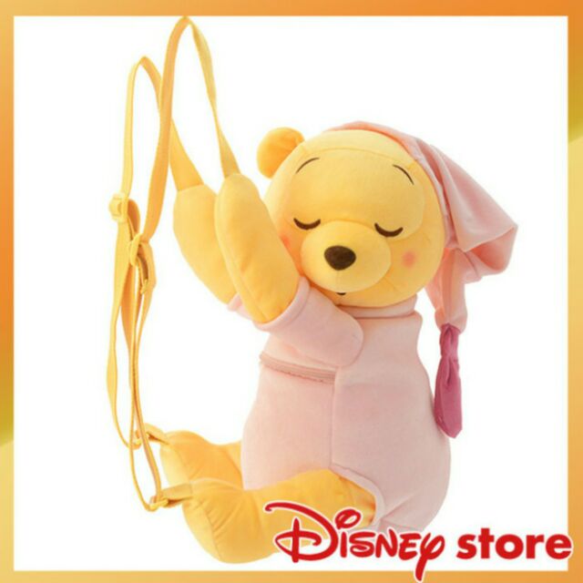 全新日本帶回 Disney store 迪士尼小熊維尼睡衣睡帽睡姿環抱後背包 兒童節禮物