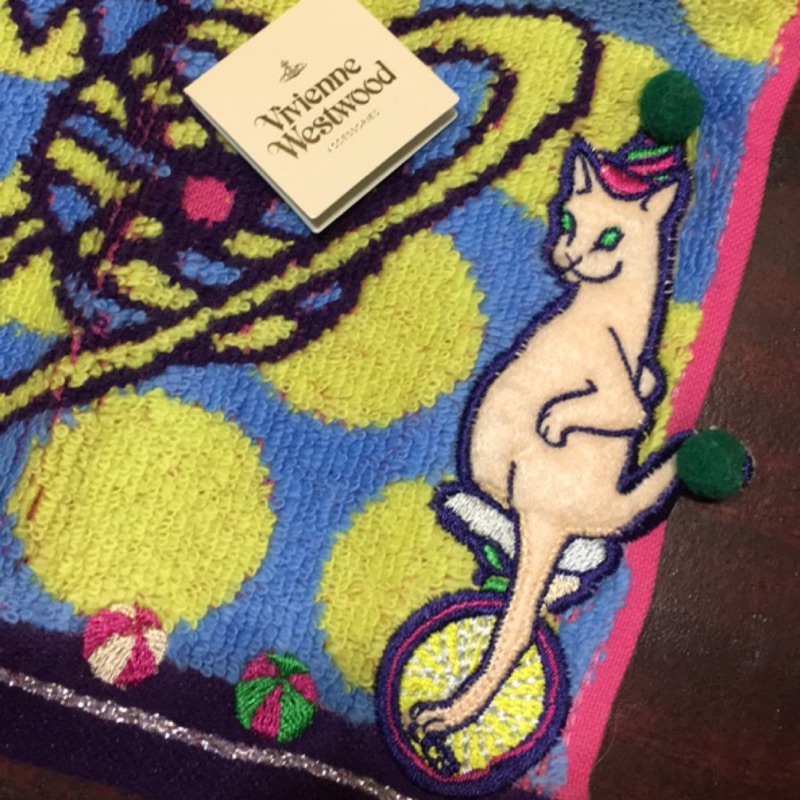 Vivienne Westwood 貓咪方型小毛巾手帕 500降450