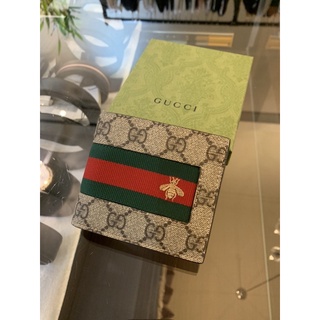 Limit精品✔️Gucci 經典 蜜蜂搭配 卡其滿版 綠紅織帶 男生短夾