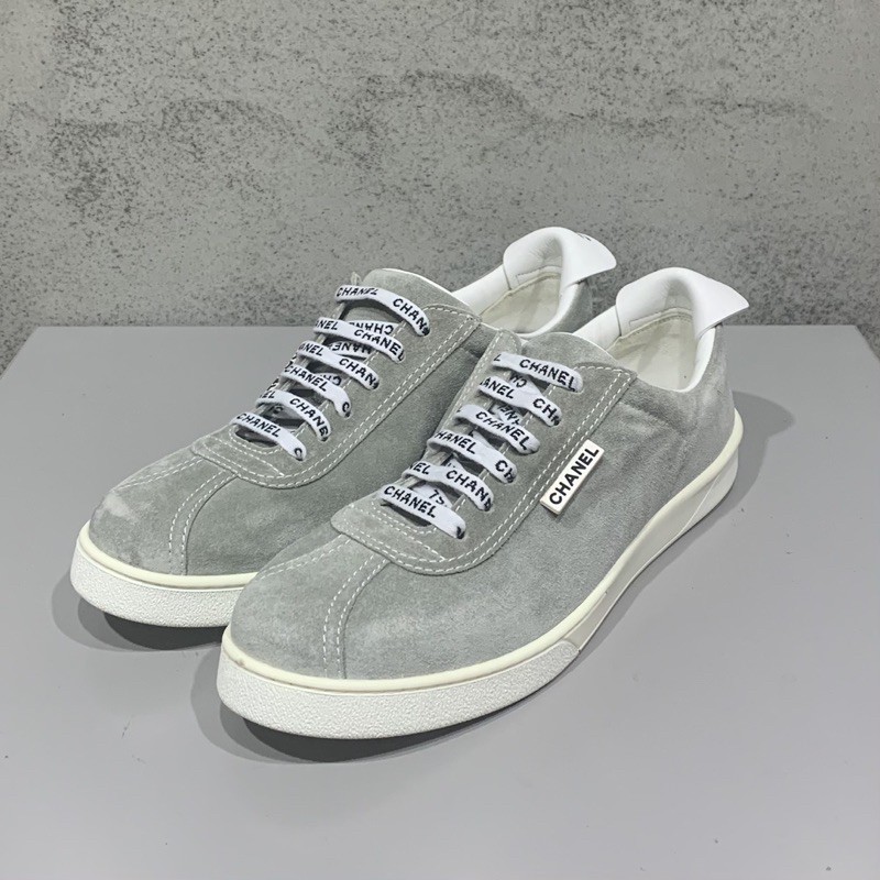 Chanel 灰色麂皮休閒鞋(無鞋盒) 44號