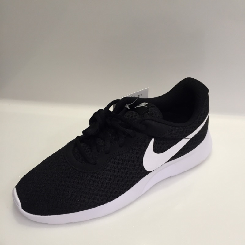 nike tanjun standing all day