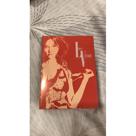 【中古】 最愛是v 新歌+精選 (+dvd) 最愛是V 新歌+精選- Album by Vivian Hsu | Spotify