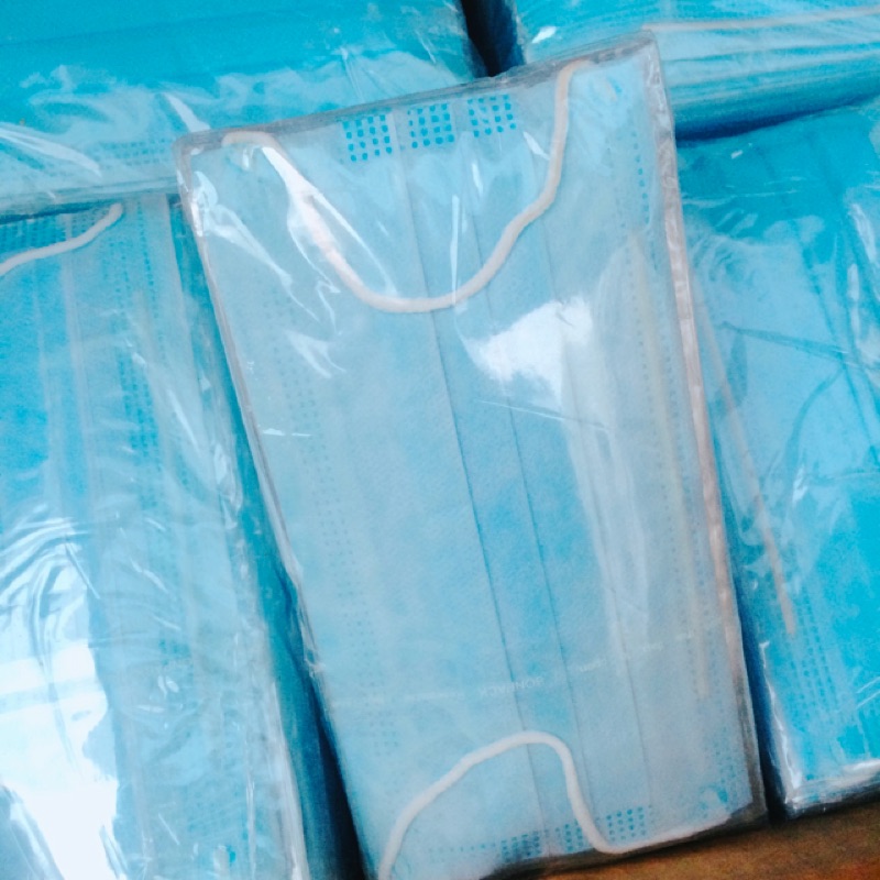 台灣製造//單片包裝//三層 藍色衛生 口罩//四層 活性碳 口罩（另外賣場） //一包50入