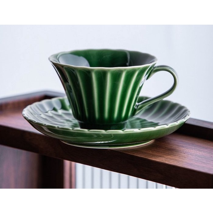 菊染復古陶瓷咖啡杯碟 花茶杯碟 點心盤 綠色 造型咖啡杯 陶瓷餐具 午茶杯 復古綠【波仔家生活雜貨舖】