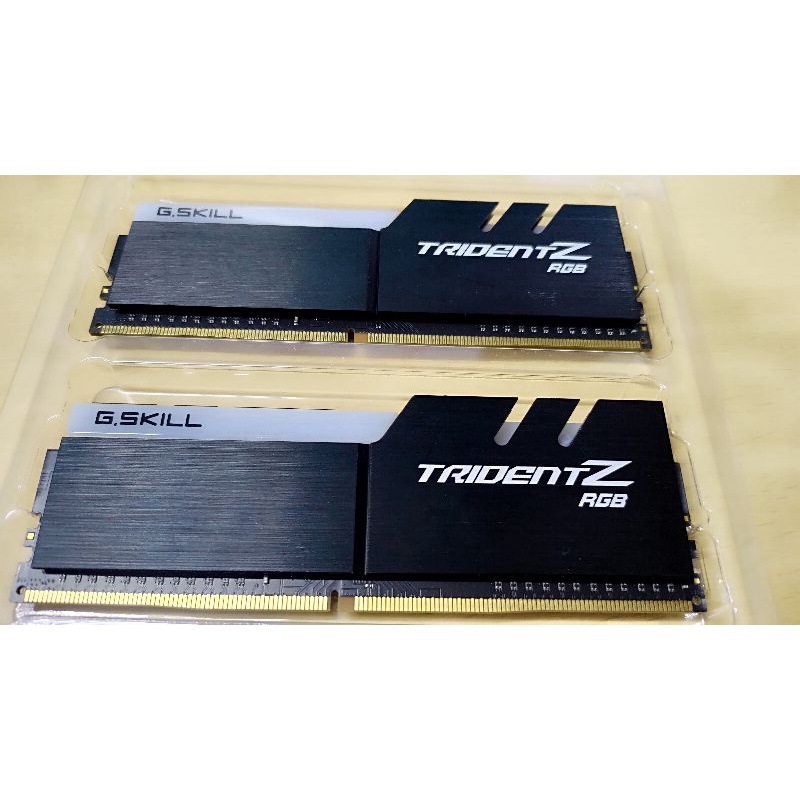 G. SKILL DDR4 3000 8*2 TRIDENT Z RGB幻光戟