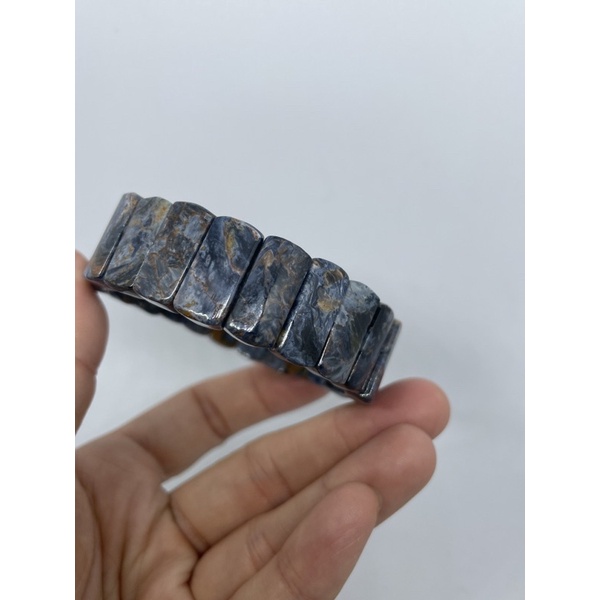 D5702嚴選天然寶石原礦 藍彼得石 手排 閃藍韻光澤 尺寸約寬18.2mm