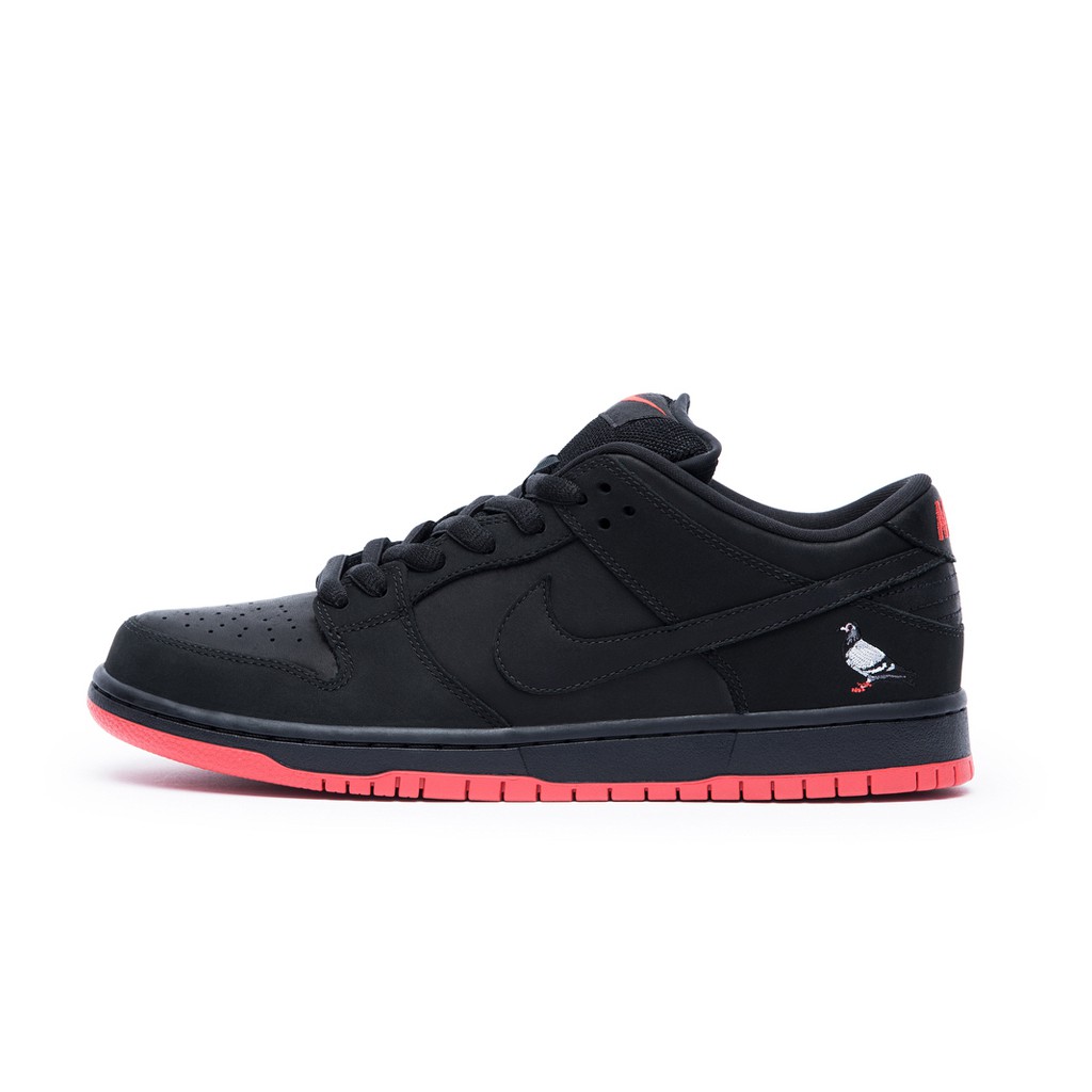 black pigeon dunks