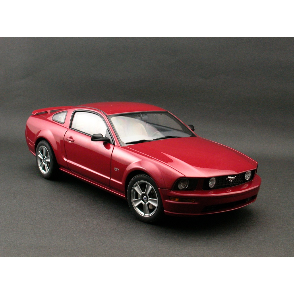 AUTOART 1/18 FORD MUSTANG GT