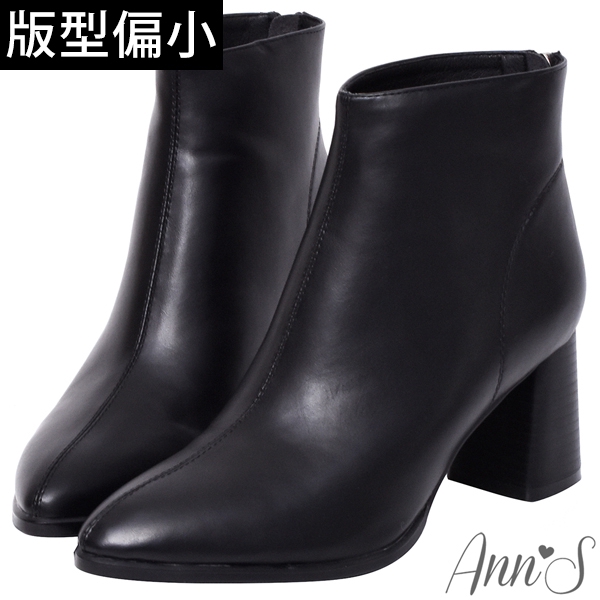 Ann’S美型學問-素面木紋粗跟尖頭短靴7cm-黑(版型偏小)