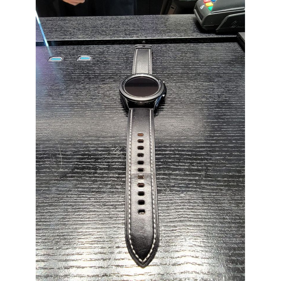 二手 Samsung三星Galaxy Watch3【錶帶】+【Fit2】+【保貼】外觀良好，無損 僅有一隻