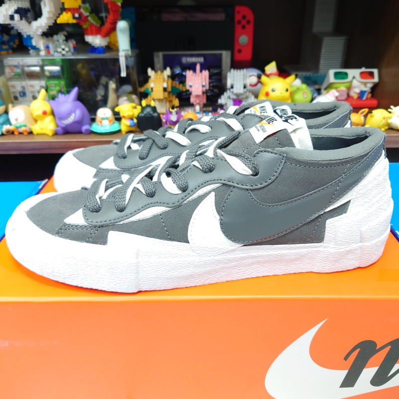 【小八】Nike x Sacai Blazer Low Iron Grey 鐵灰 白 解構 DD1877-002