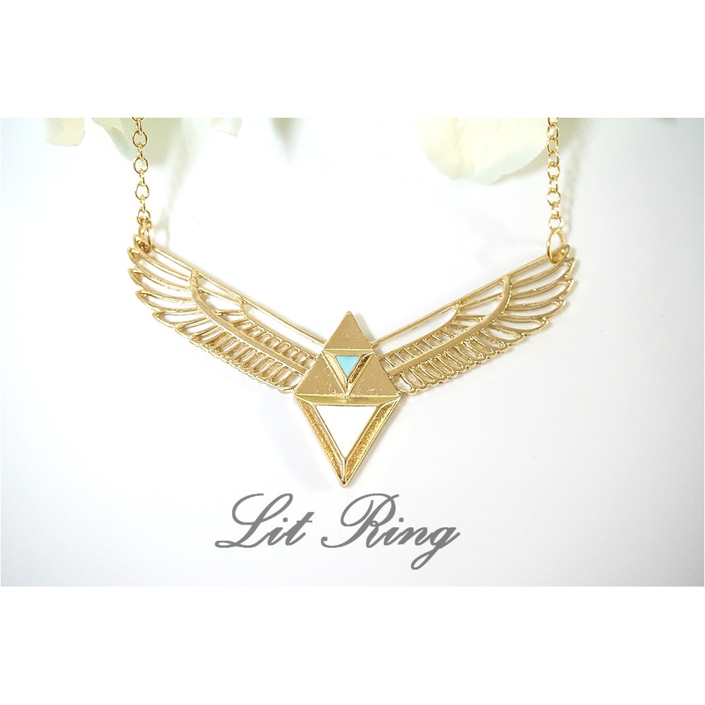 【Lit Ring】鏤空翅膀三角形項鍊。質感 幾何三角 金字塔 鏤空雕花 天使羽翼 雙翼 短項鍊 鎖骨鍊 飾品 首飾