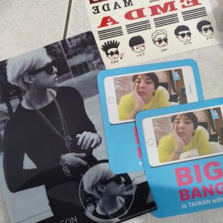Big bang 週邊 卡片 手袋 扇子 袋子 口罩 襪子 貼紙 手燈
