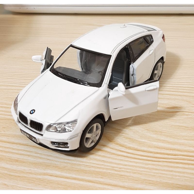 【KINSMART 小汽車】1:36模型車 迴力車 白色 BMW X6 九成新