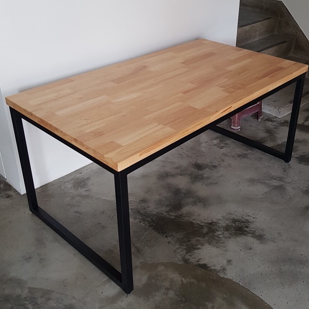 實木長桌 方桌 中島桌 會議桌 橡膠木實木集成+鐵件焊接桌腳 可能是工業風 鄉村風 西北風