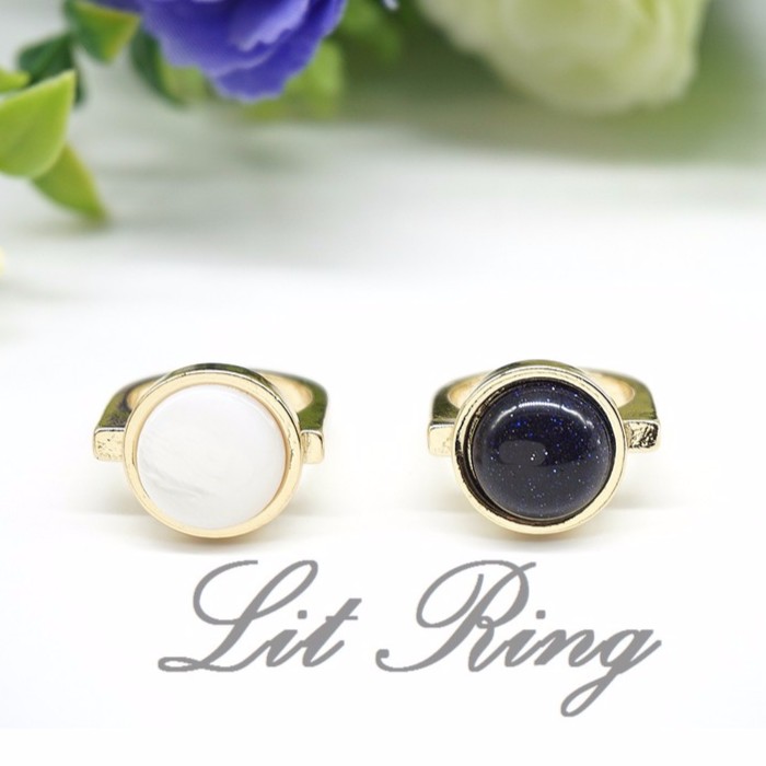 【Lit Ring】簡約大圓形藍砂石戒指。金色 個性 幾何 圓形 蛋面 白色 貝殼紋 藍砂石 寶石 戒指 飾品 首飾