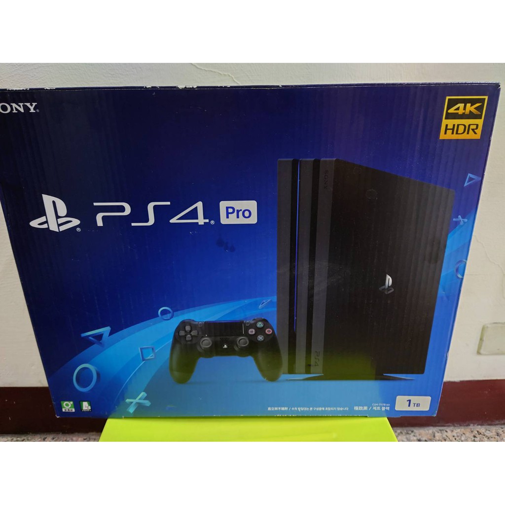 PS4 PRO主機黑1TB-CUH-711B B01~手把+耳機+電源+AV[中古9成新]附外盒