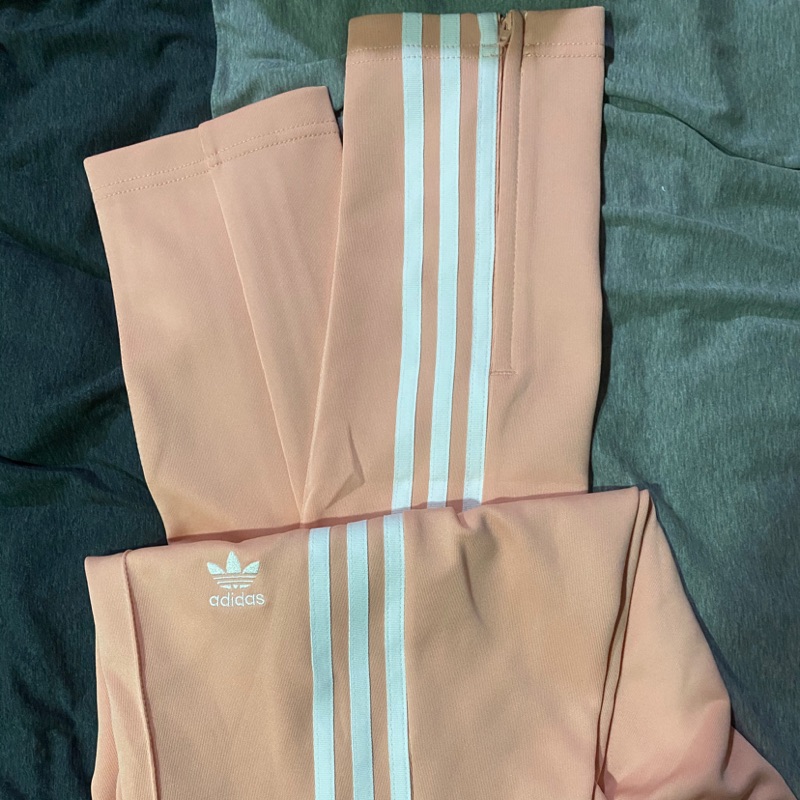 dv2593 adidas