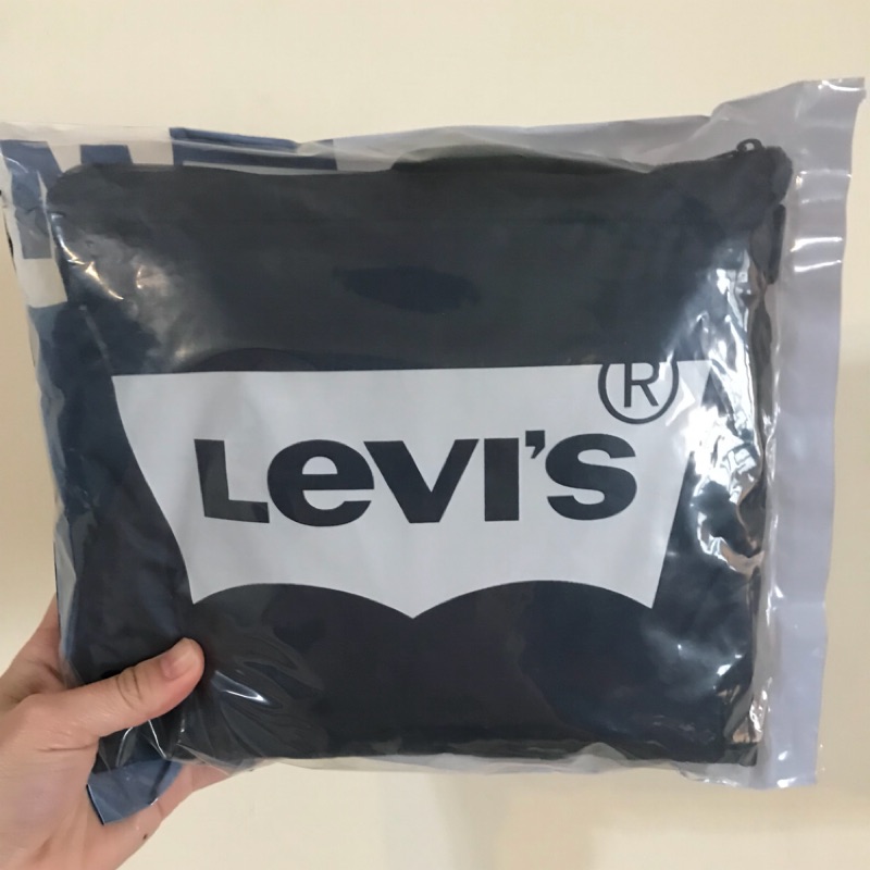 711 Levi’s 雨衣 全新未拆封