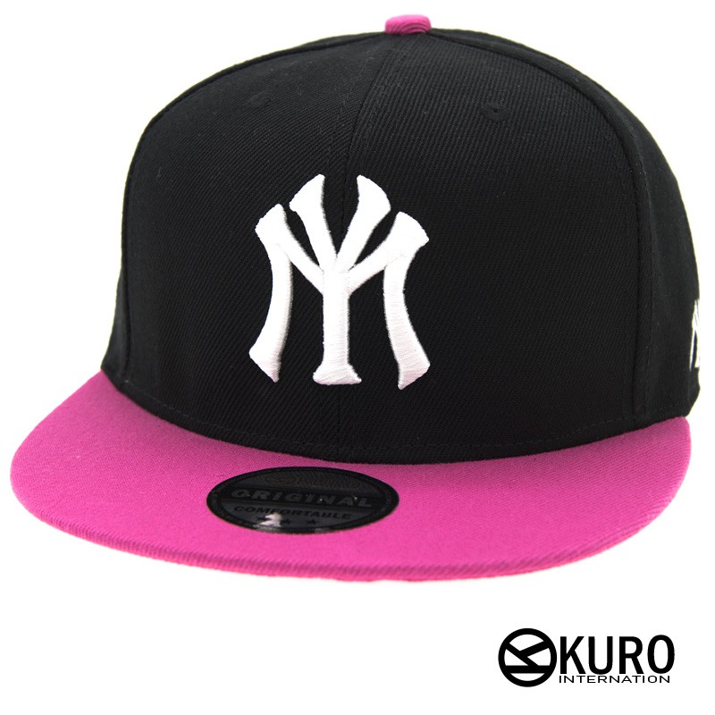KURO-SHOP潮流新風格-黑色 桃紅帽沿  YM符號 電繡 棒球帽 板帽