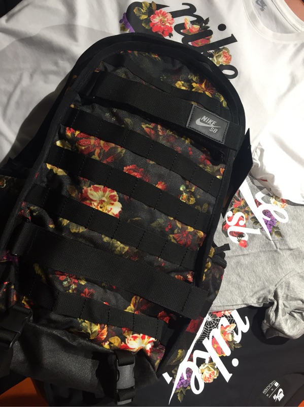 Nike Sb Rpm Floral Backpack 黑色花卉滿版運動後背包ba5404 011 蝦皮購物