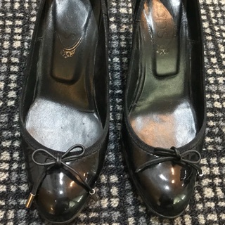 二手真品 Tod’s 36號黑色漆皮高跟鞋