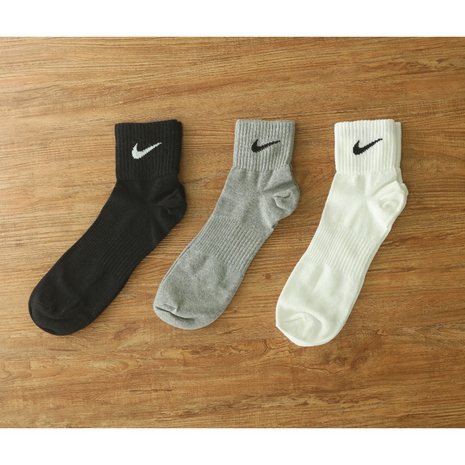 【吉米.tw】桃園現貨 三入組 NIKE 素面襪子 刺繡LOGO 中筒襪 白/黑 SX4706- 001/101