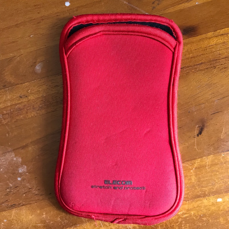二手紅色ELECOM 防衝撞手機收納袋手機套