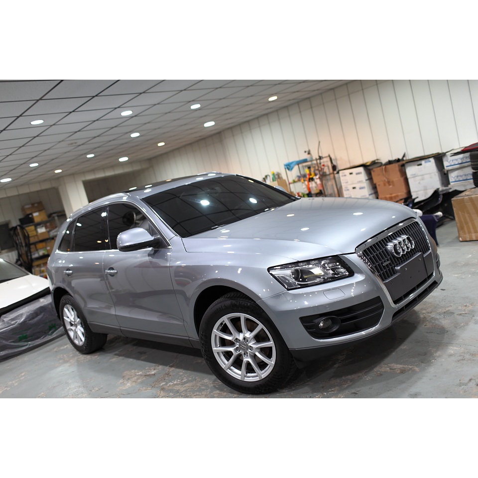 2011年Audi Q5 2.0T Quattro I-KEY免鑰匙啟動/摸門解鎖/倒車顯影/導航