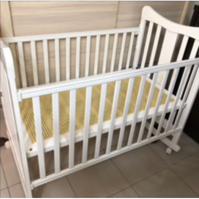 麗嬰房經典嬰兒床（含床圍、床墊）二手