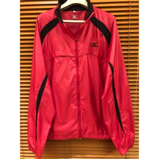 MIZUNO (美津濃)紅色薄款風衣外套（正櫃商品。偏小版的XL、衣長67 胸寬61 男、女皆可）