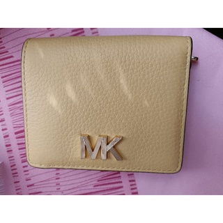 mk黃色短夾（立體金字logo）招財黃