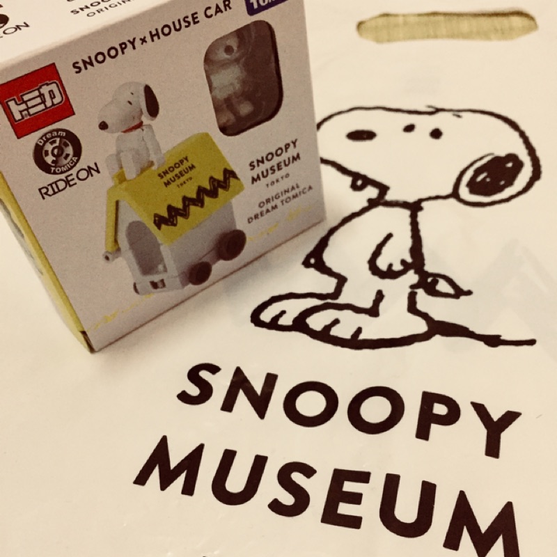 現貨✅東京史努比博物館限定snoopy museum 狗屋 小車 tomica 多美卡 玩具車 六本木 禮物 附提袋