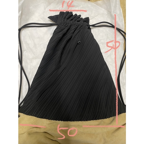 二手現貨三宅一生ISSEY MIYAKE Pleats please 黑色皺摺束口後背包